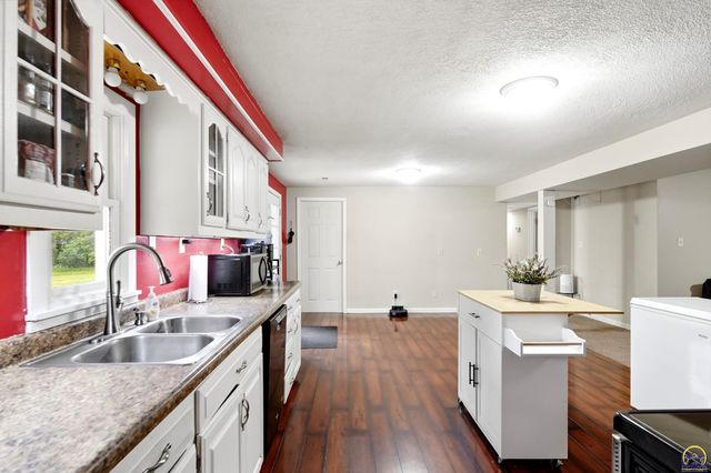 757 N Hanover ST, Auburn, KS 66402