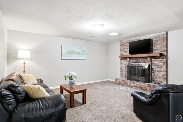 757 N Hanover ST, Auburn, KS 66402