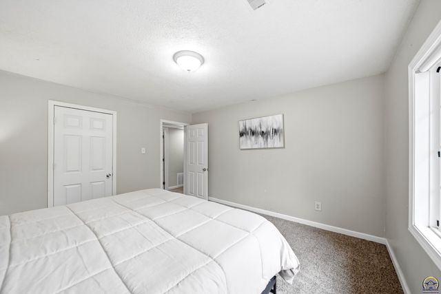 757 N Hanover ST, Auburn, KS 66402