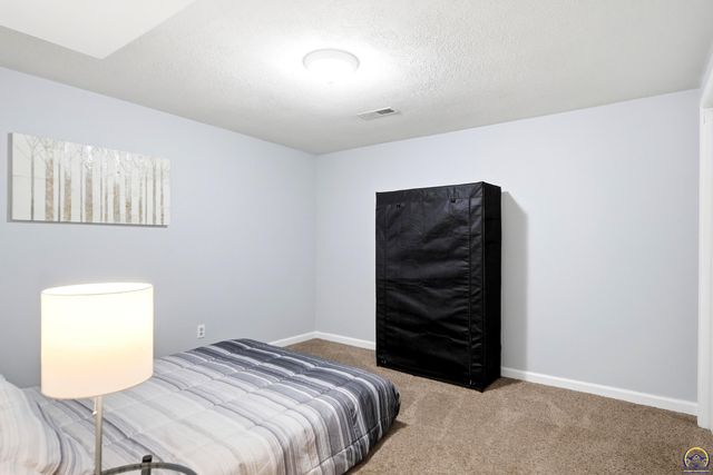 757 N Hanover ST, Auburn, KS 66402