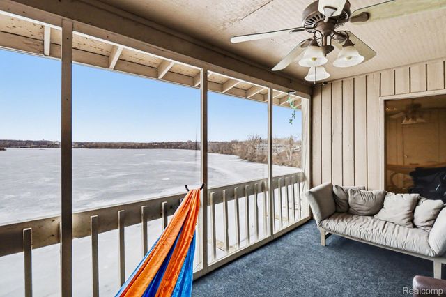 855 Cliffs Drive 303C, Ypsilanti Charter Township, MI 48198