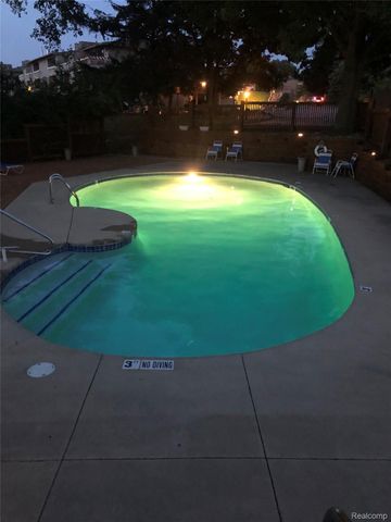 855 Cliffs Drive 303C, Ypsilanti Charter Township, MI 48198