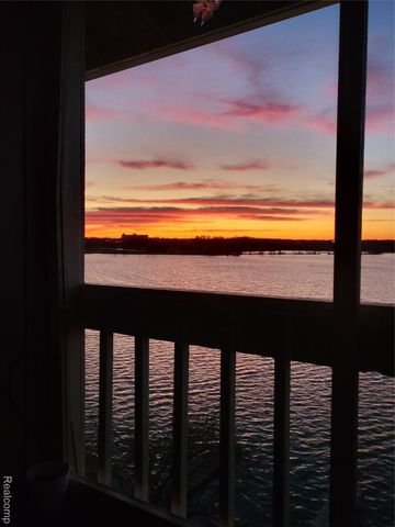 855 Cliffs Drive 303C, Ypsilanti Charter Township, MI 48198