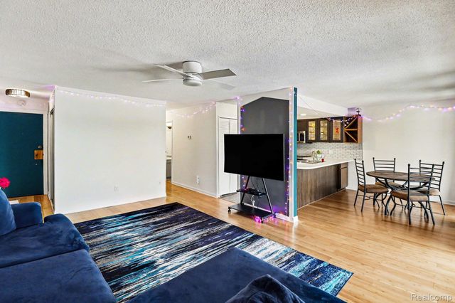 855 Cliffs Drive 303C, Ypsilanti Charter Township, MI 48198