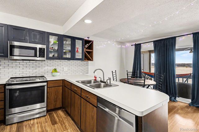 855 Cliffs Drive 303C, Ypsilanti Charter Township, MI 48198