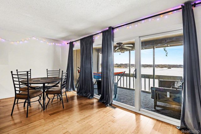 855 Cliffs Drive 303C, Ypsilanti Charter Township, MI 48198