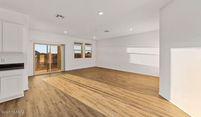 13487 N Laura Ellen Lane, Marana, AZ 85653