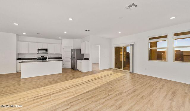 13487 N Laura Ellen Lane, Marana, AZ 85653