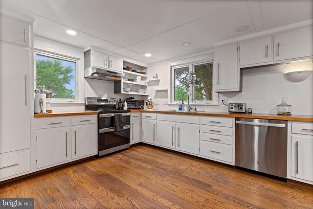 523 VINE ST, Perkasie, PA 18944