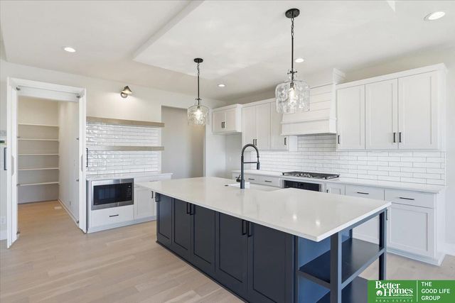 11003 S 98th Street, Papillion, NE 68046