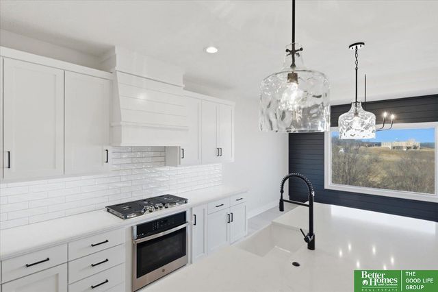 11003 S 98th Street, Papillion, NE 68046