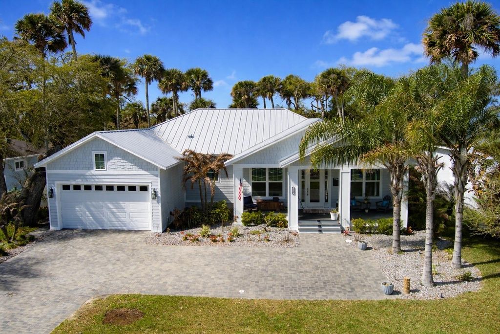 Image 1 of property listing at 1508 SAXON DRIVE, New Smyrna Beach, FL 32169