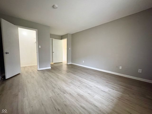 586 Hunters Drive B, Carmel, IN 46032