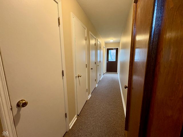 586 Hunters Drive B, Carmel, IN 46032