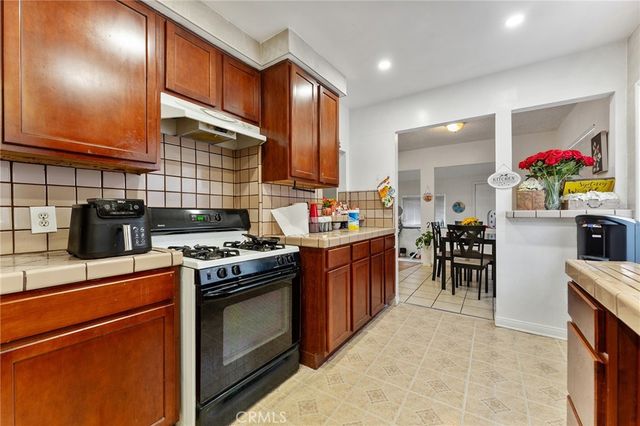 540 W 118th Street, Los Angeles, CA 90044