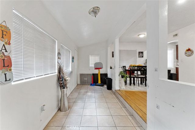 540 W 118th Street, Los Angeles, CA 90044