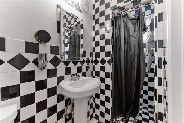 540 W 118th Street, Los Angeles, CA 90044