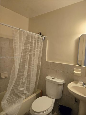 2001 S Ocean Dr 41, Hallandale Beach, FL 33009