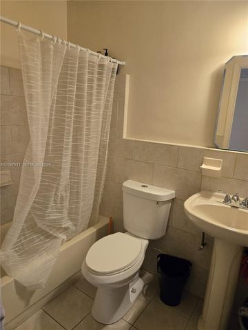 2001 S Ocean Dr 41, Hallandale Beach, FL 33009