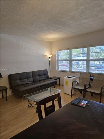 2001 S Ocean Dr 41, Hallandale Beach, FL 33009
