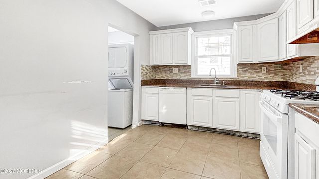 244 Overbrook Avenue, Oakhurst, NJ 07755