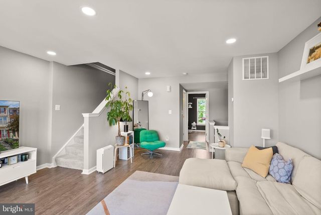 6823 STONE MAPLE TER, Centreville, VA 20121