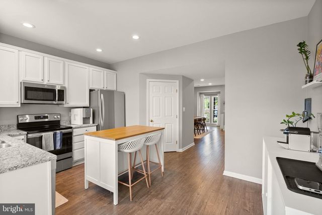 6823 STONE MAPLE TER, Centreville, VA 20121