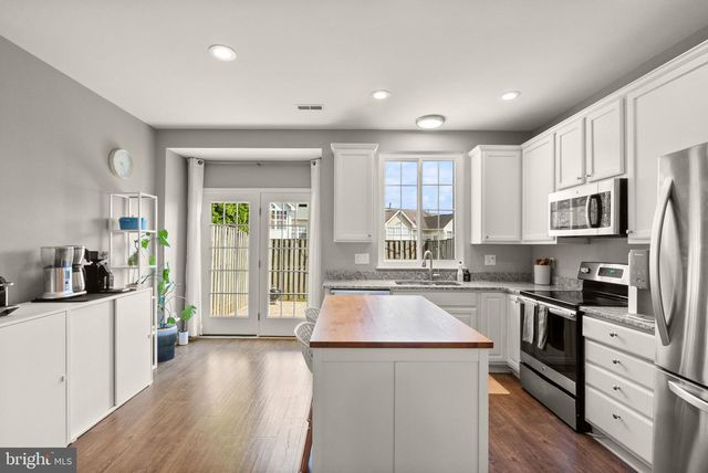 6823 STONE MAPLE TER, Centreville, VA 20121