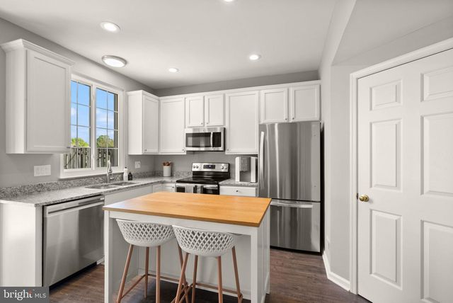 6823 STONE MAPLE TER, Centreville, VA 20121
