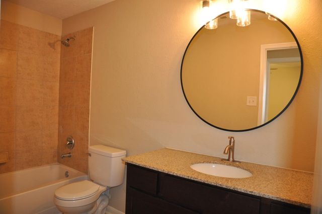 16025 Summerville Lake Drive, Tomball, TX 77377