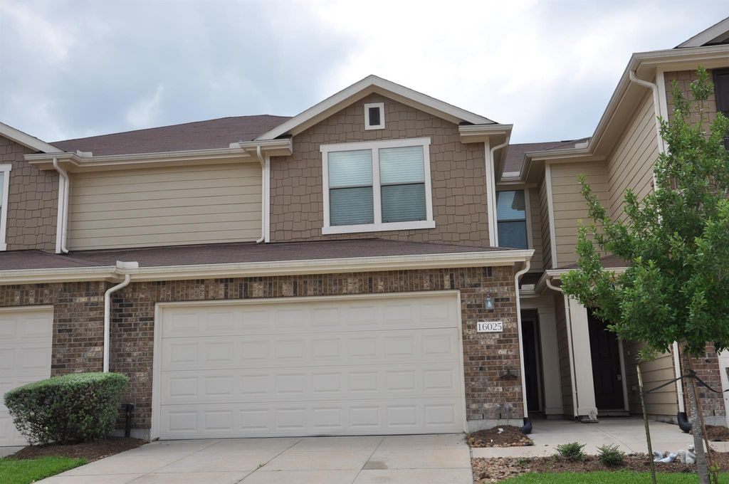 16025 Summerville Lake Drive, Tomball, TX 77377