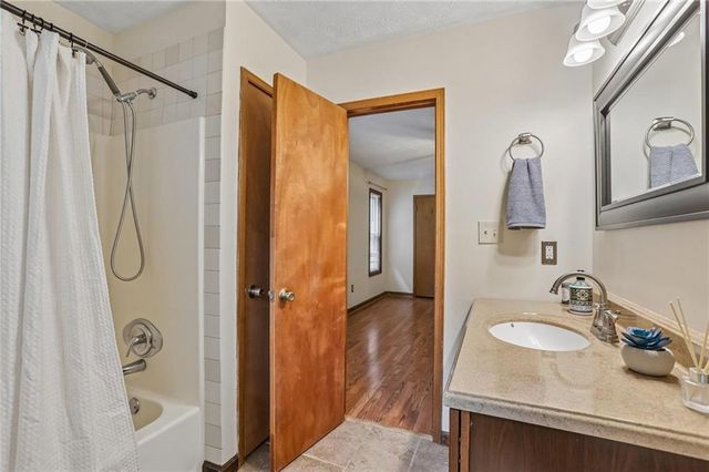 231 Sabrina Court, Woodstock, GA 30188