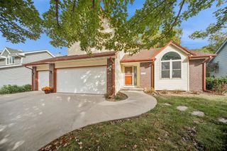 5559 Kensington Circle, Johnston, IA 50131