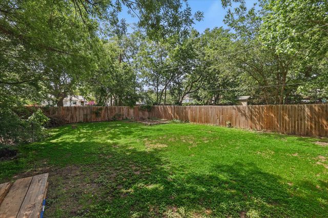 2805 Hale Avenue, Fort Worth, TX 76106