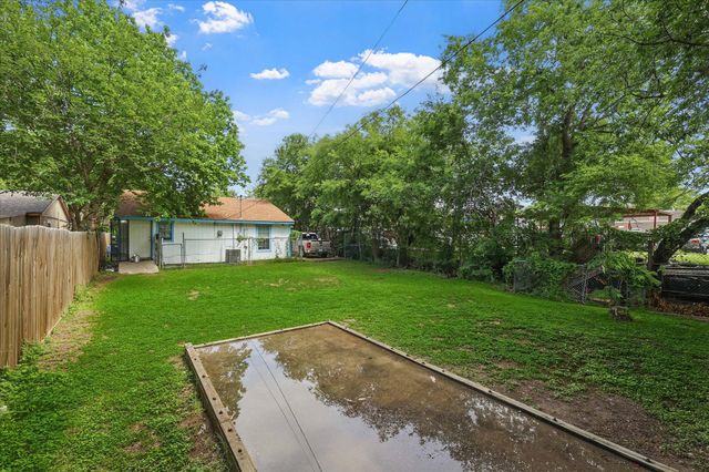 2805 Hale Avenue, Fort Worth, TX 76106