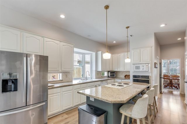 3527 Whispering Brook Drive, Kingwood, TX 77345