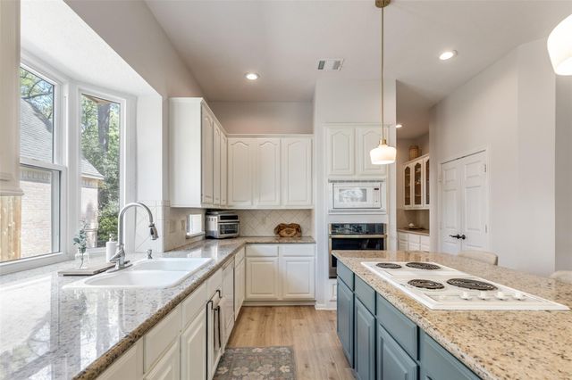 3527 Whispering Brook Drive, Kingwood, TX 77345