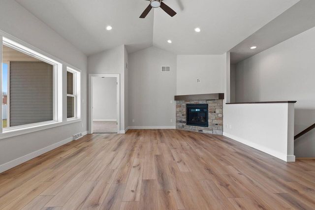 1925 Creekwood COURT, Manitowoc, WI 54220