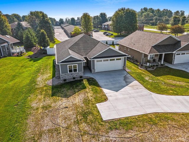 1925 Creekwood COURT, Manitowoc, WI 54220