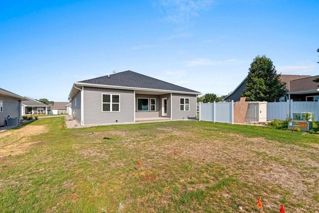 1925 Creekwood COURT, Manitowoc, WI 54220