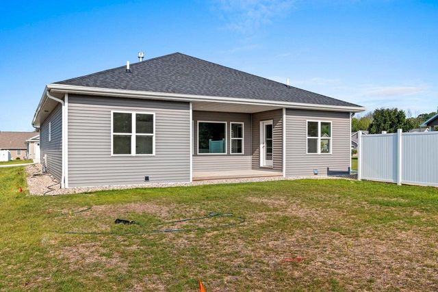 1925 Creekwood COURT, Manitowoc, WI 54220