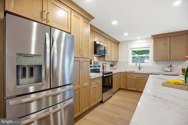 3615 2ND AVE, Edgewater, MD 21037