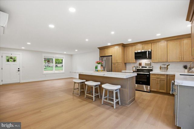 3615 2ND AVE, Edgewater, MD 21037