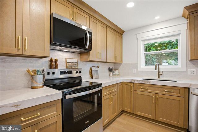3615 2ND AVE, Edgewater, MD 21037