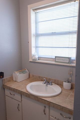 702 E Gilbert, Henrietta, TX 76365