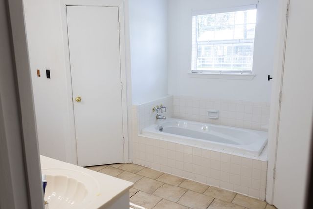 702 E Gilbert, Henrietta, TX 76365