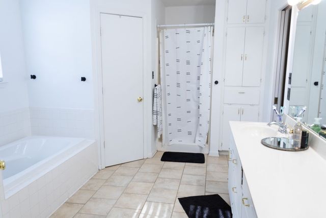 702 E Gilbert, Henrietta, TX 76365