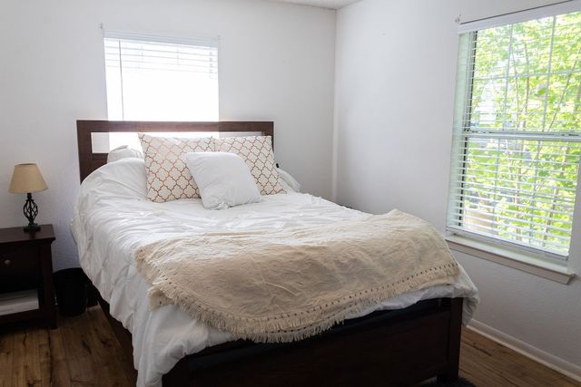 702 E Gilbert, Henrietta, TX 76365