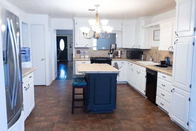 702 E Gilbert, Henrietta, TX 76365