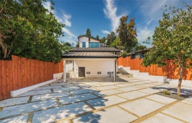 2290 Riverside Drive, Los Angeles, CA 90039